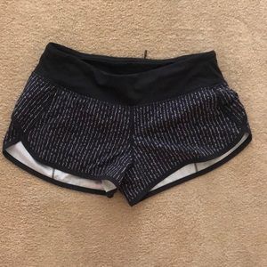 lululemon 2.5 in inseam shorts
